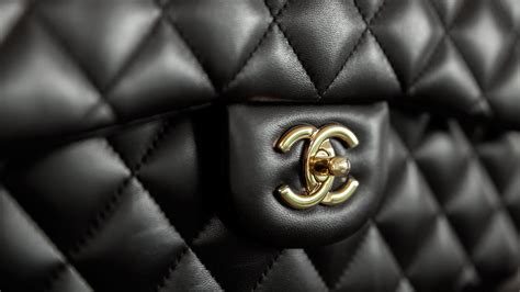 CHANEL LINEA PIU, Sekeri 6, Athina, Phone +30 21 0360 6125.